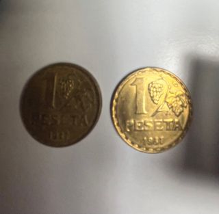 2 Monedas 1 Peseta República (doradas)
