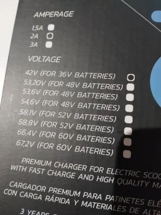 Cargador Patinete Eléctrico 42V 2A Xiaomi Ninebot.