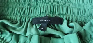 Falda verde sin estrenar