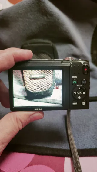 Cámara Nikon Coolpix S2600 Morada