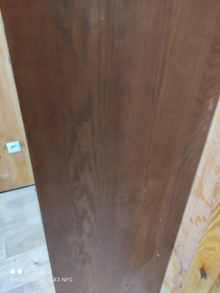 Mueble vitrina con cajones de madera