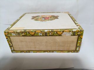 Caja de puros Romeo y Julieta Habanos