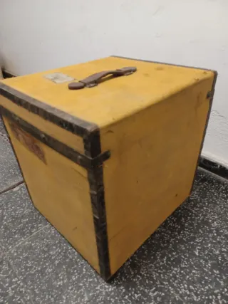 Antigua caja de muestrarios