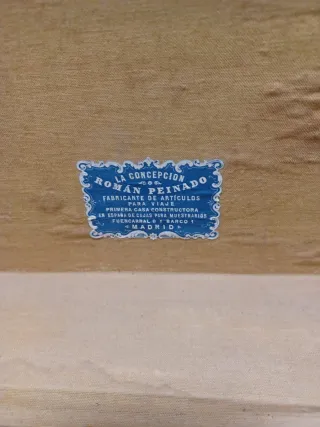 Antigua caja de muestrarios