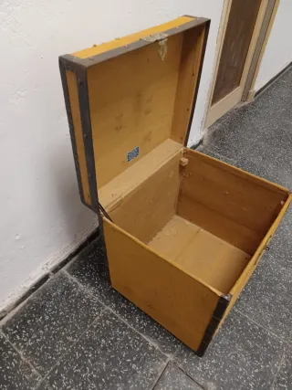 Antigua caja de muestrarios