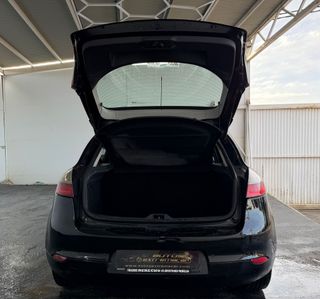 RENAULT MEGANE 1.9dCi 130CV MANUAL 5PT 5PZ