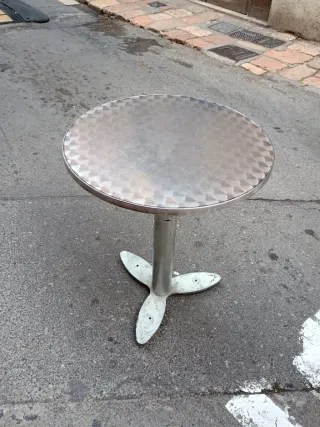 Mesa redonda bar metal plateada