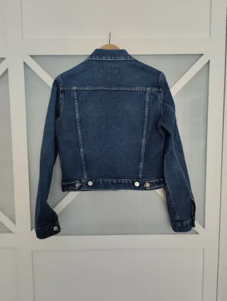 Chaqueta vaquera corta