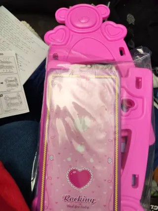 Litera para muñecas rosa y morada