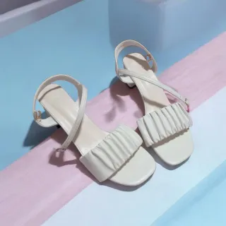 Sandalias blancas tacón bajo