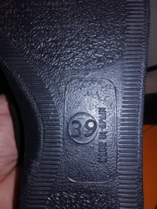 Scarpe comode nere con chiusura in velcro tg. 39