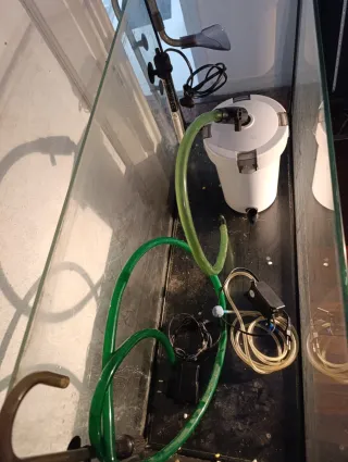 Pecera completa con mesa