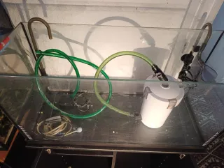 Pecera completa con mesa