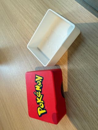 Caja para Mazos de Cartas Pokémon
