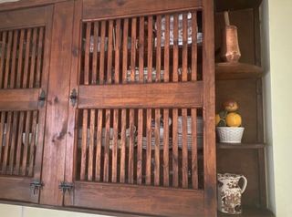 Alacena de pino rústica