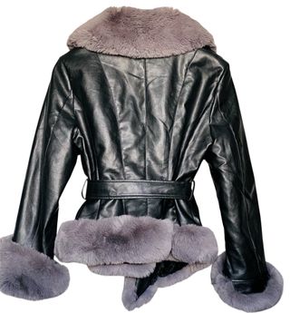 Chaqueta polipiel negra con pelo gris