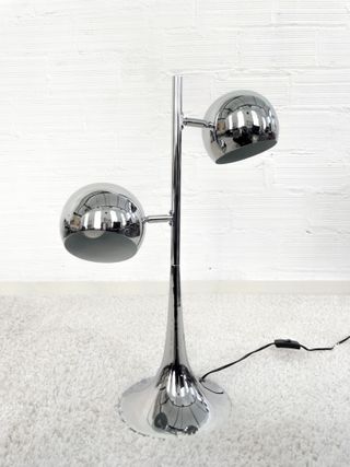 LÁMPARA SOBREMESA EYEBALL. ITALIA 70s