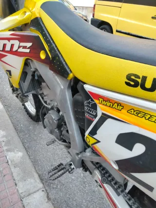 Suzuki RM-Z 450 Cross - Parada por Lesión
