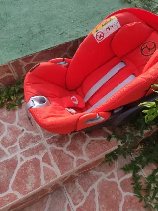 Silla de coche de bebé