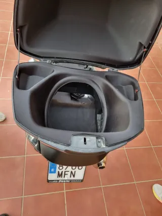 Maxi-scooter Peugeot Metropolis 400 SW Negra