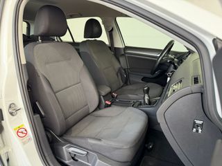 VW GOLF ADVANCE 1.6TDi 105CV MANUAL BlueMotion