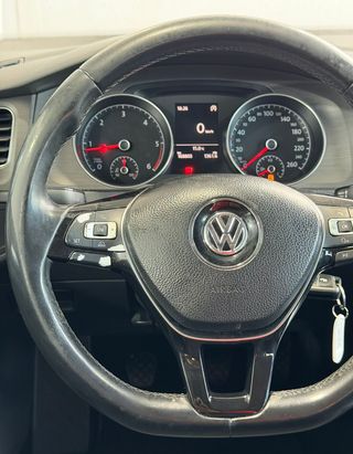 VW GOLF ADVANCE 1.6TDi 105CV MANUAL BlueMotion
