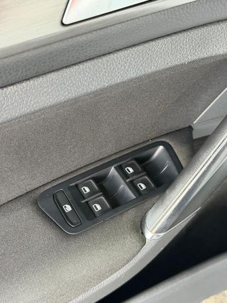 VW GOLF ADVANCE 1.6TDi 105CV MANUAL BlueMotion