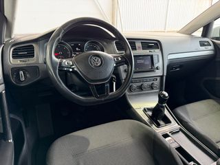 VW GOLF ADVANCE 1.6TDi 105CV MANUAL BlueMotion