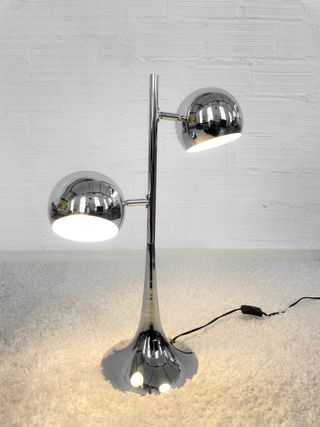 LÁMPARA SOBREMESA EYEBALL. ITALIA 70s