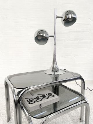 LÁMPARA SOBREMESA EYEBALL. ITALIA 70s