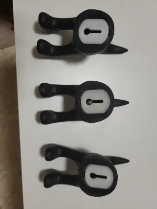 Perchas perrito negras (3 unidades)