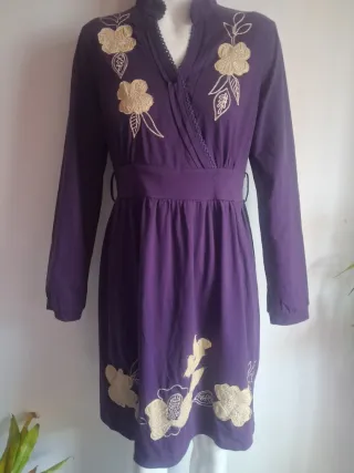 Vestido morado invierno bordado