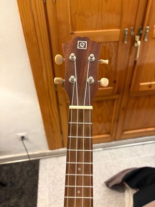 Ukelele de madera