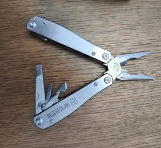 Multiherramienta Wurth con funda