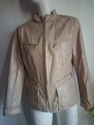 Chaqueta efecto piel beige