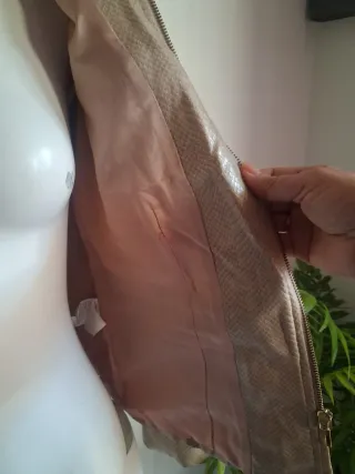 Chaqueta efecto piel beige