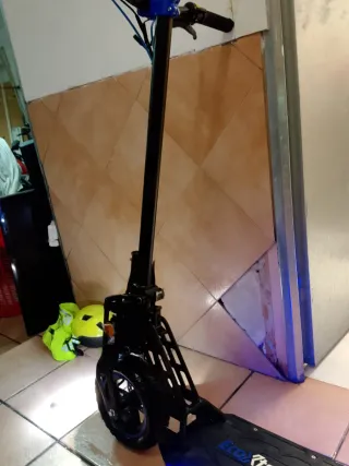 Patinete Eléctrico Ecotren corre asta 70km