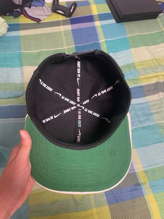 Gorra Nike Negra y Blanca