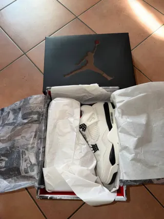 Nike Air Jordan 4 Retro OG