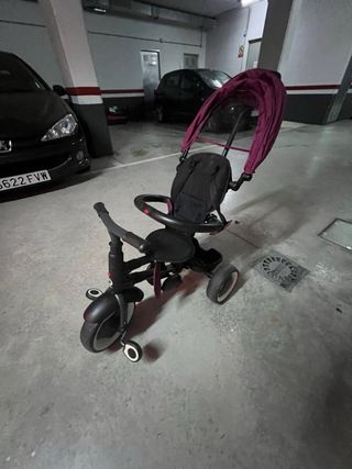 Triciclo infantil con pedales