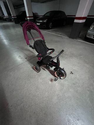 Triciclo infantil con pedales