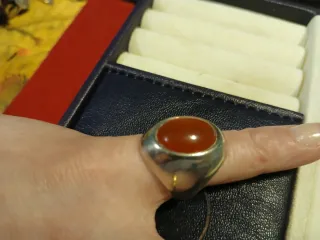 Anillo cabujón ovalado vintage .