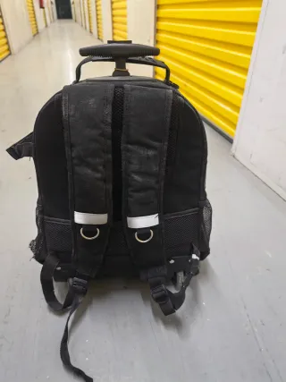 Maleta de herramientas Stanley con ruedas