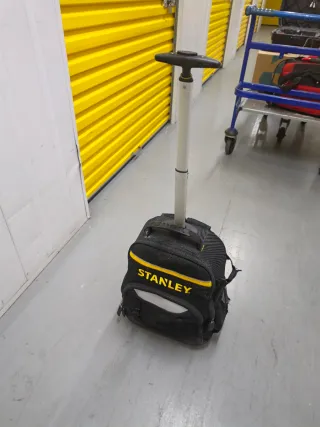 Maleta de herramientas Stanley con ruedas