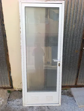 Puerta aluminio 82x210 cm