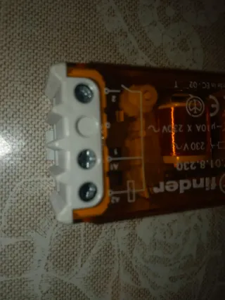 Relè Finder 27.01.8.230