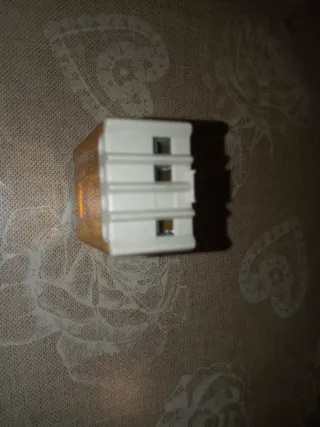 Relè Finder 27.01.8.230