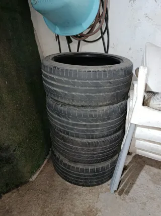Neumáticos de coche (4 unidades)