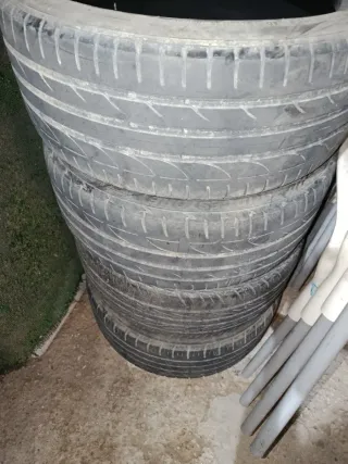 Neumáticos de coche (4 unidades)