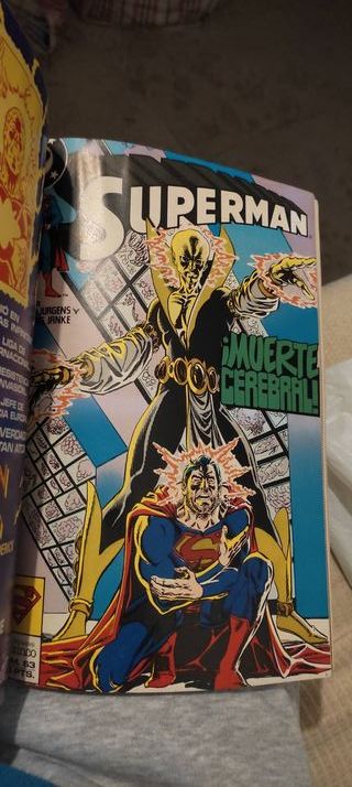 2 tomos retapados Superman 61 a 65 Mister Miracle